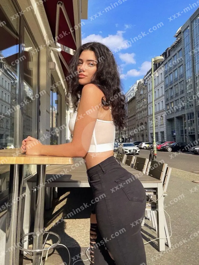 Алина, 25